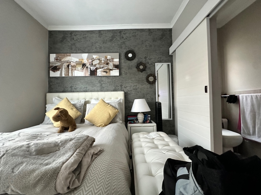 3 Bedroom Property for Sale in Table View Western Cape